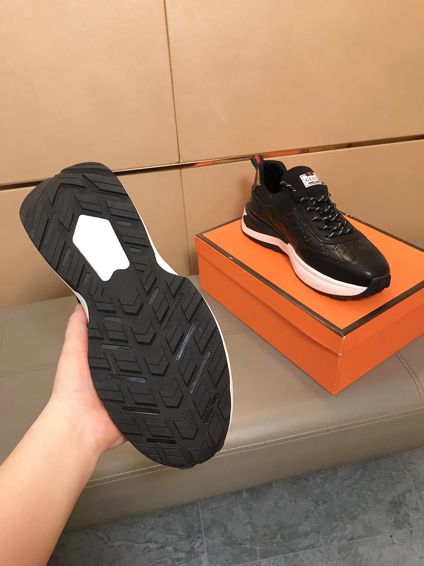 Factory price P442 💎👟👟[GUCCI] The latest trendy men's casual shoes, the fabric is made of embossed cowhide imported from Italy, comfortable sheepskin lining + feet, the original outsole is wear-resistant and non-slip, high-level version, exquisite workmanship. Code number: 38-44